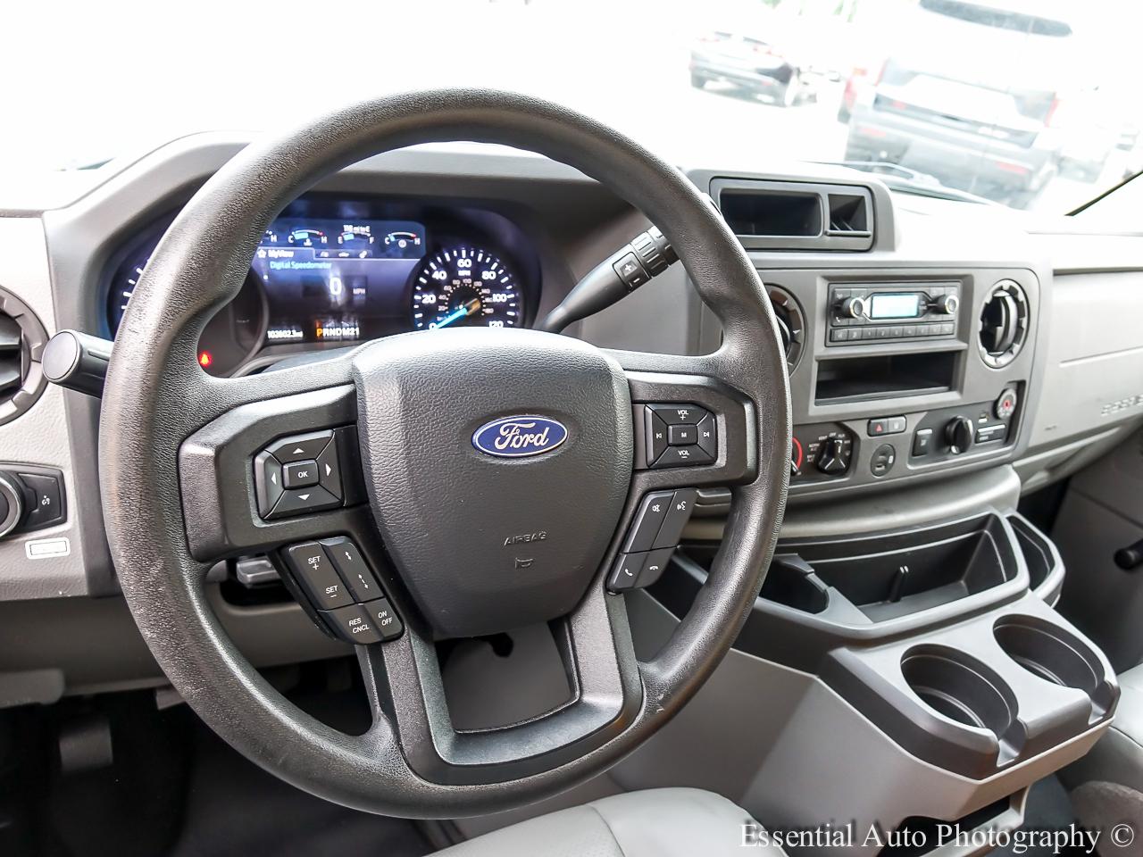 Ford Econoline E-350 Super Duty 2021