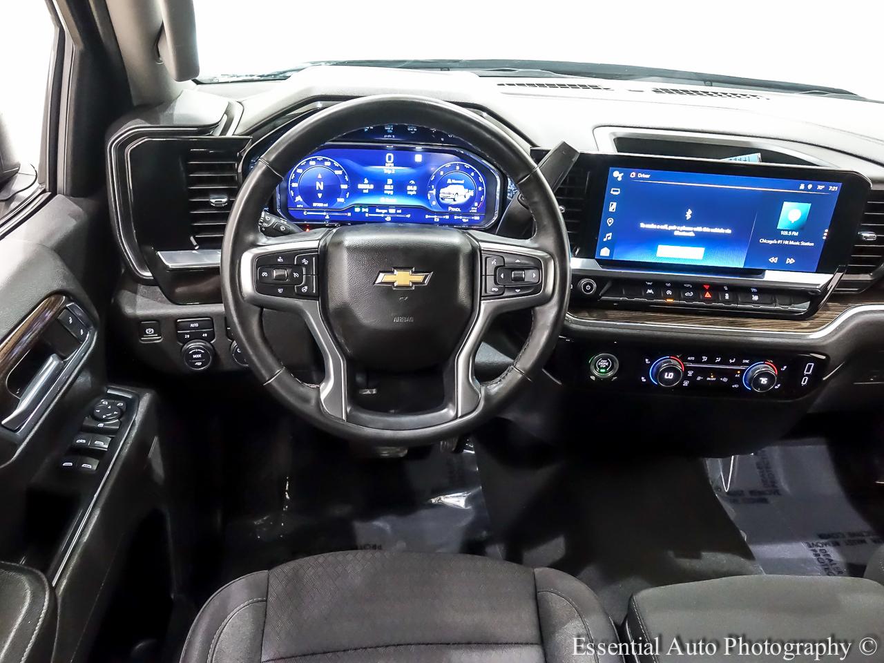 Chevrolet Silverado 1500 LT-L Crew Cab 4WD 2023