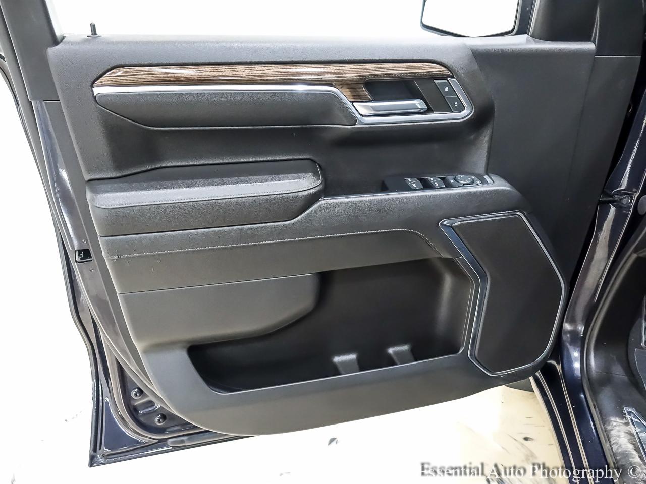 Chevrolet Silverado 1500 LT-L Crew Cab 4WD 2023