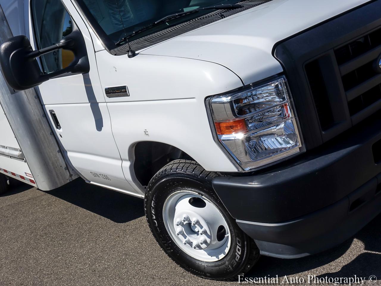 Ford Econoline E-350 Super Duty 2021