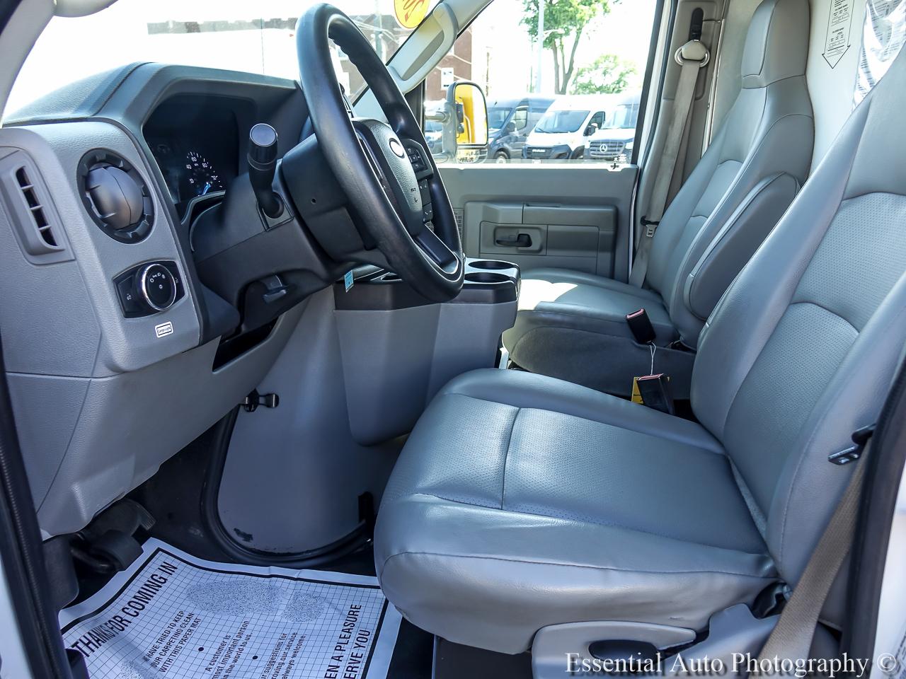 Ford Econoline E-350 Super Duty 2021