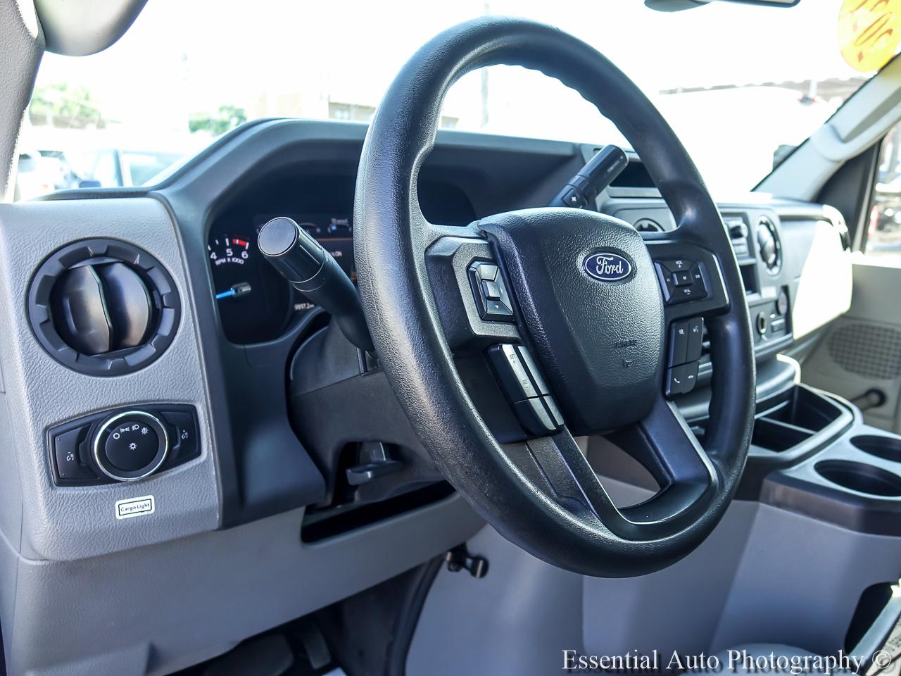 Ford Econoline E-350 Super Duty 2021