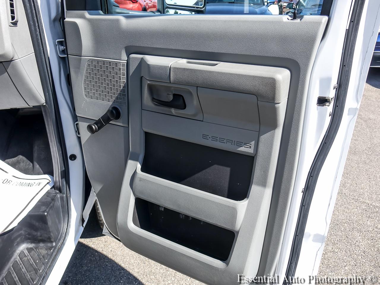 Ford Econoline E-350 Super Duty 2021