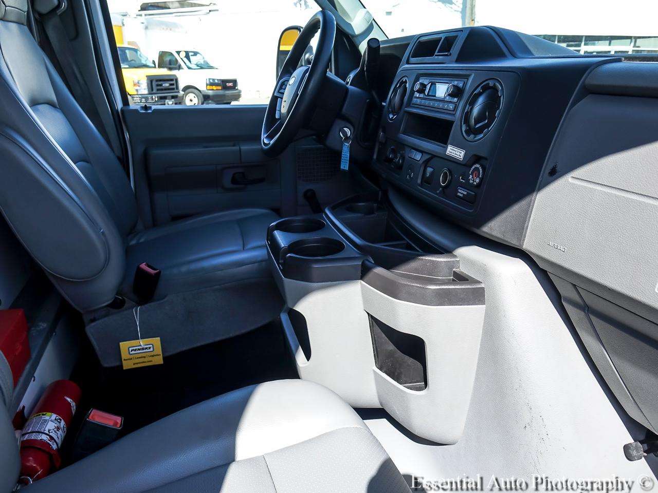 Ford Econoline E-350 Super Duty 2021