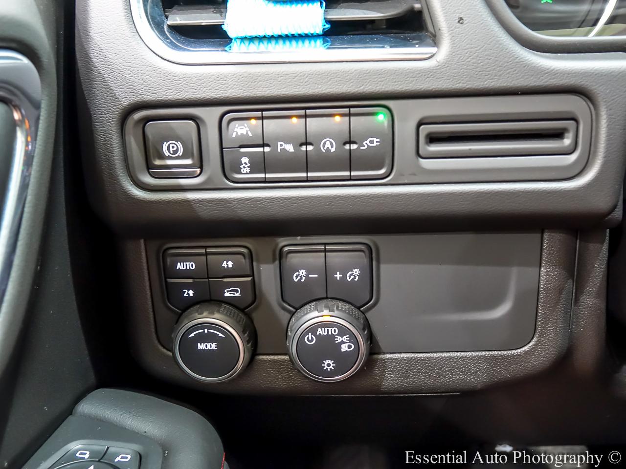 Chevrolet Suburban RST 4WD 2021