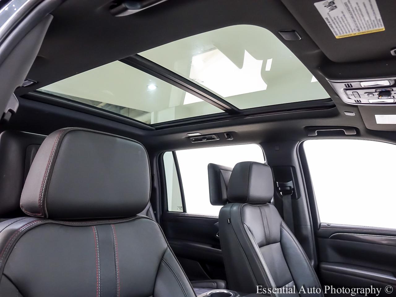 Chevrolet Suburban RST 4WD 2021
