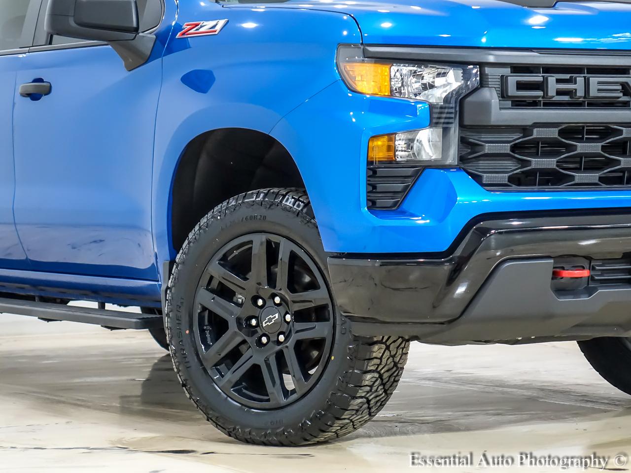 Chevrolet Silverado 1500 Trail Boss Custom Crew Cab 4WD 2023