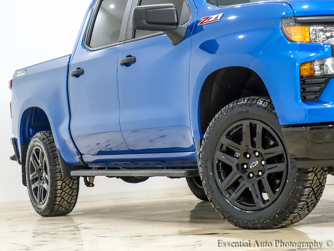 Chevrolet Silverado 1500 Trail Boss Custom Crew Cab 4WD 2023
