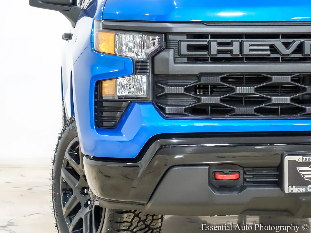 Chevrolet Silverado 1500 Trail Boss Custom Crew Cab 4WD 2023