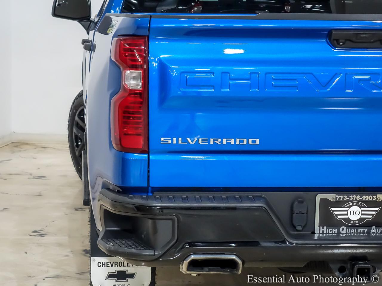 Chevrolet Silverado 1500 Trail Boss Custom Crew Cab 4WD 2023