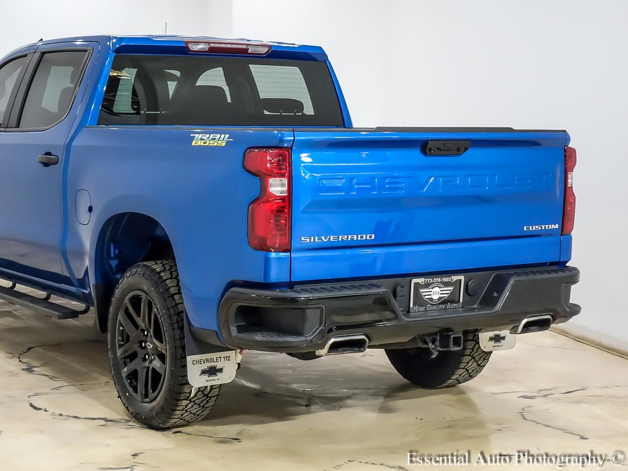Chevrolet Silverado 1500 Trail Boss Custom Crew Cab 4WD 2023