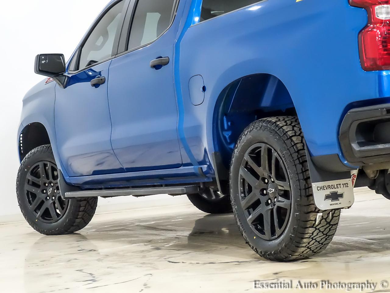 Chevrolet Silverado 1500 Trail Boss Custom Crew Cab 4WD 2023