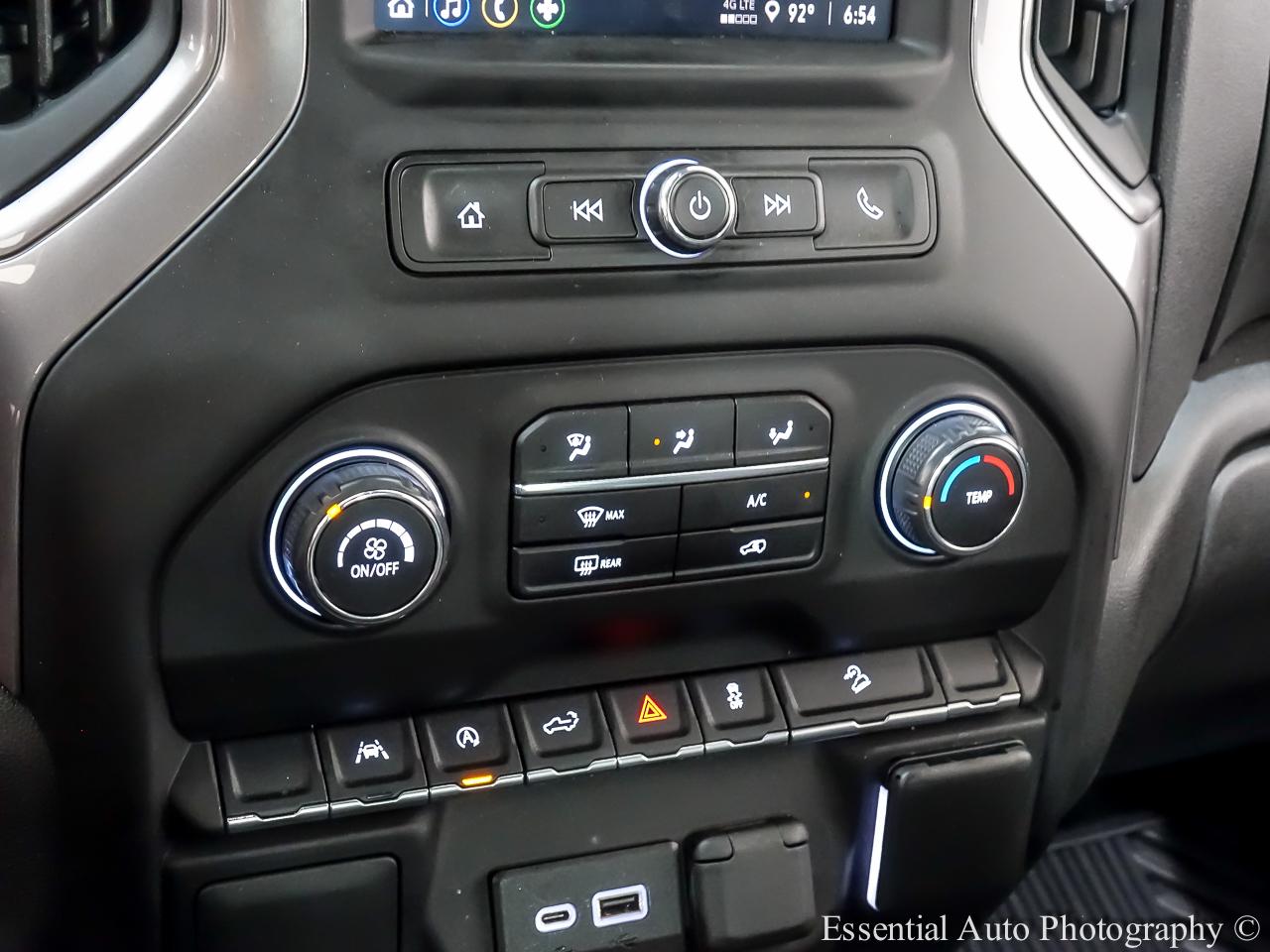 Chevrolet Silverado 1500 Trail Boss Custom Crew Cab 4WD 2023