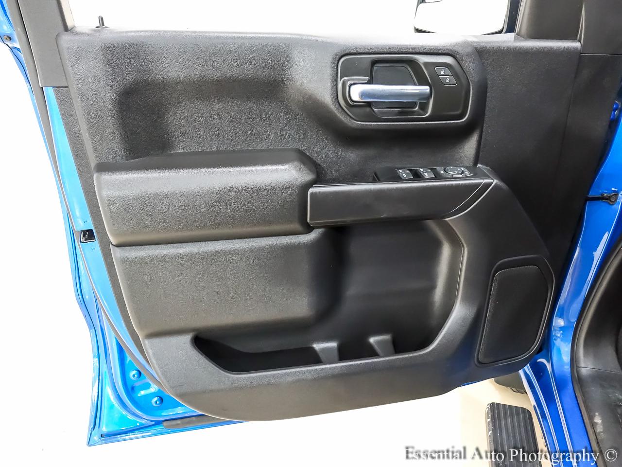 Chevrolet Silverado 1500 Trail Boss Custom Crew Cab 4WD 2023