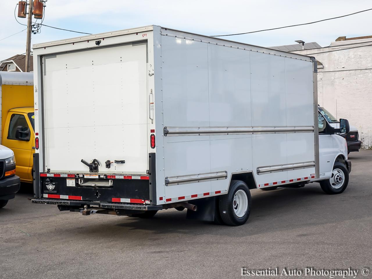 GMC Savana G3500 177 in. 2022