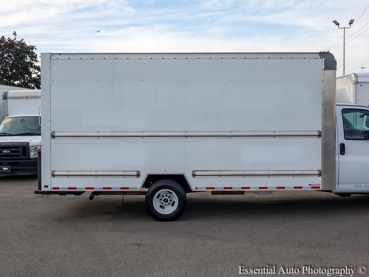 GMC Savana G3500 177 in. 2022