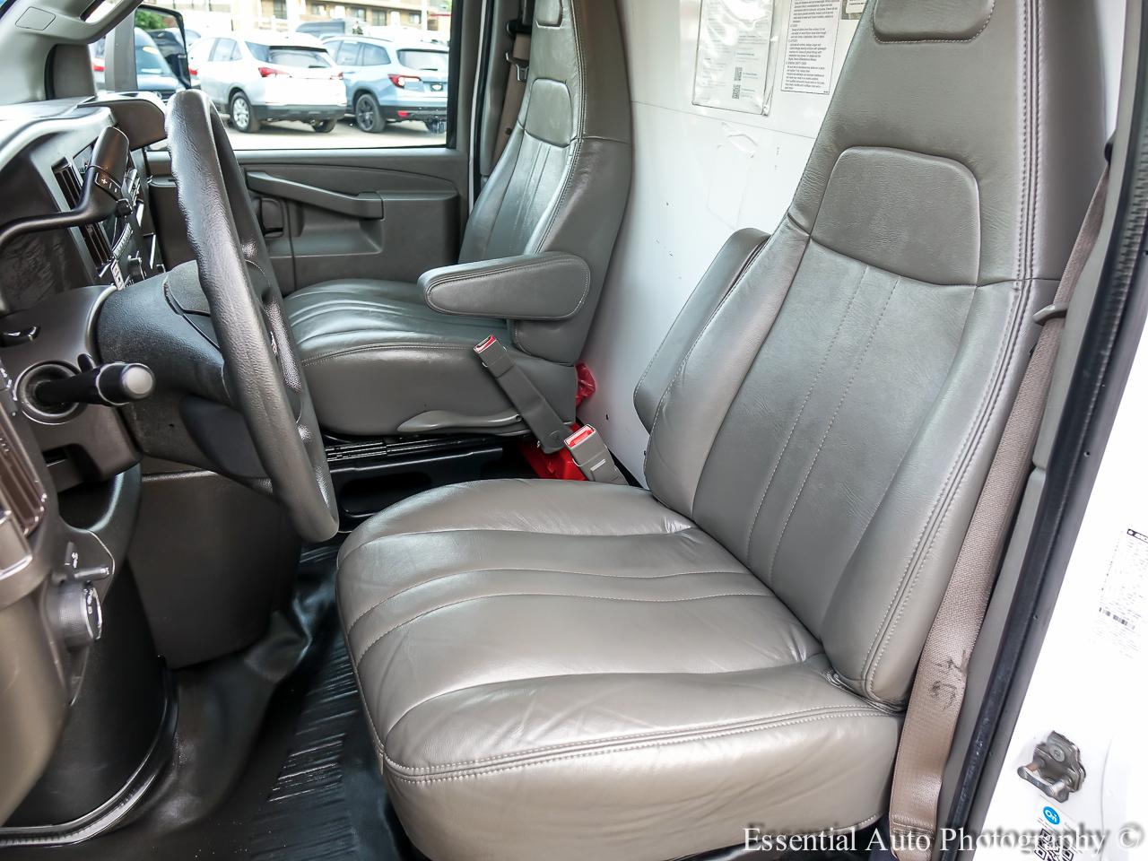 GMC Savana G3500 177 in. 2022