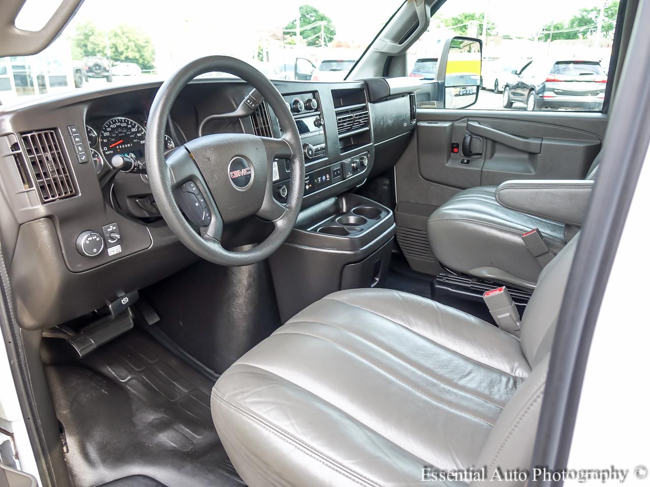 GMC Savana G3500 177 in. 2022
