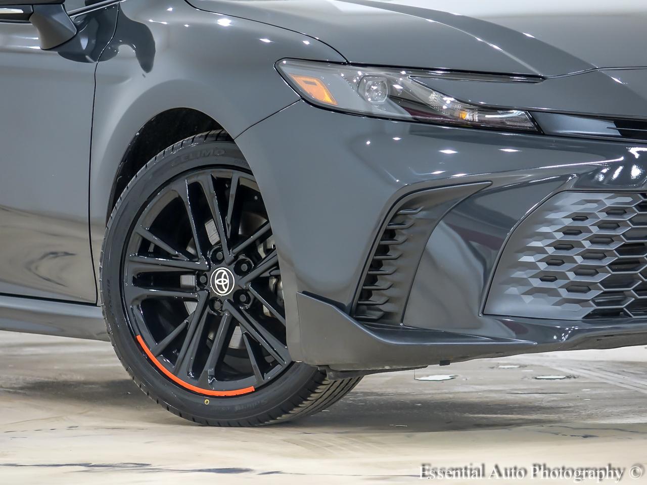 Toyota Camry Hybrid SE 2025