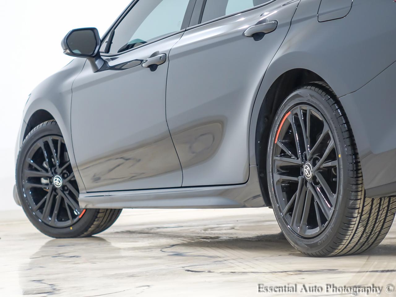 Toyota Camry Hybrid SE 2025