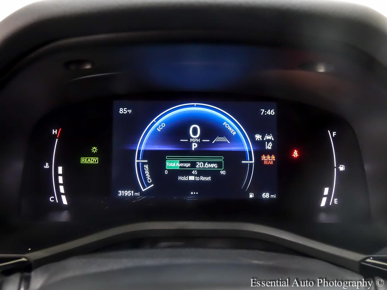Toyota Camry Hybrid SE 2025