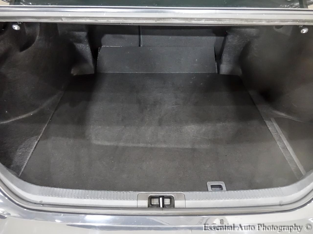 Toyota Camry Hybrid SE 2025