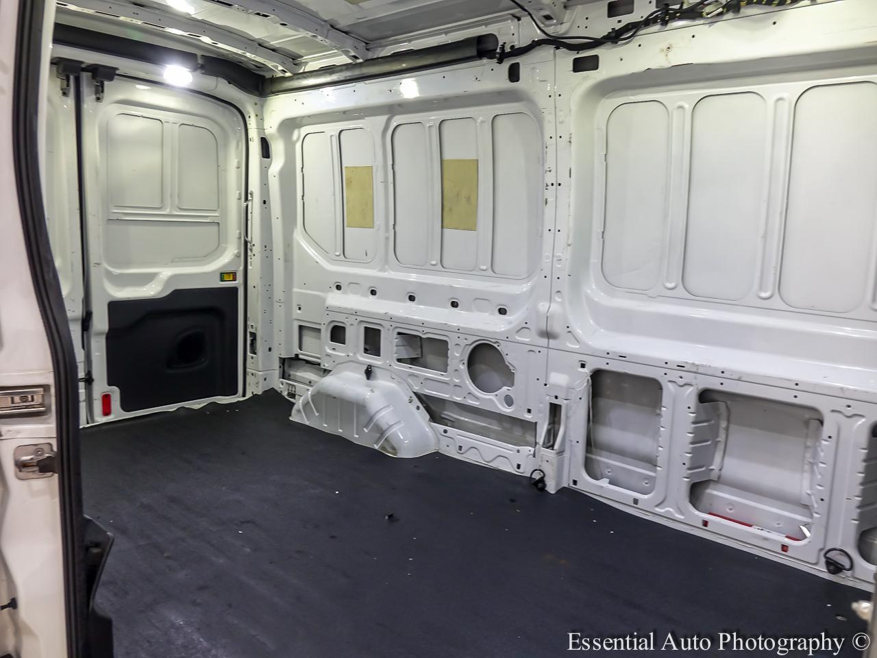 Ford Transit 250 Van Med. Roof w/Sliding Pass. 148-in. WB 2017