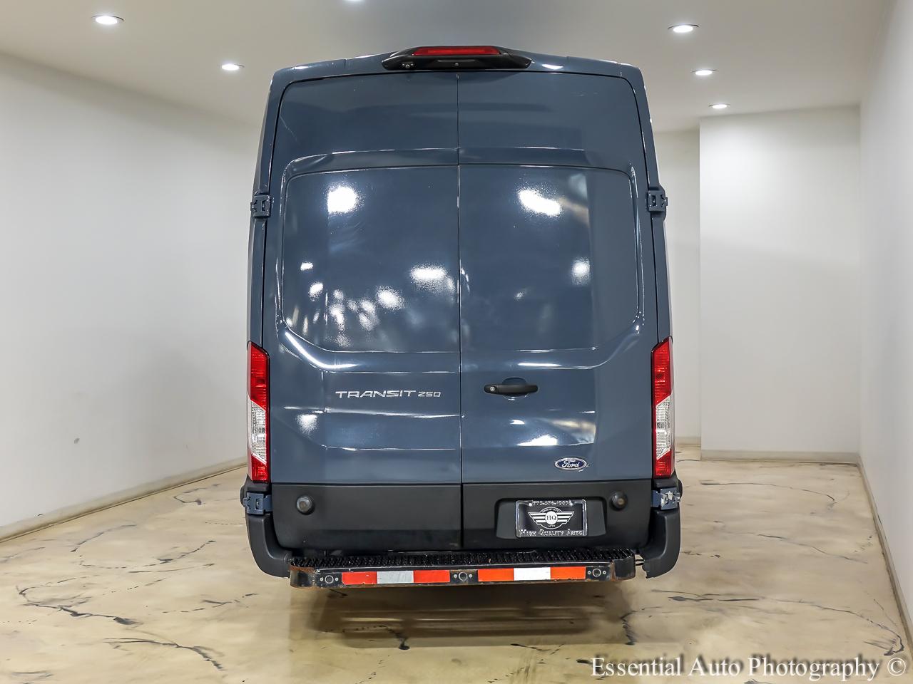 Ford Transit 250 Van High Roof w/Sliding Pass. 148-in. WB EL 2020