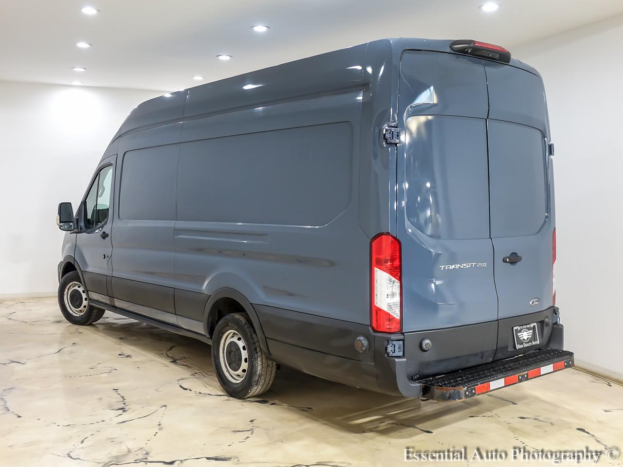 Ford Transit 250 Van High Roof w/Sliding Pass. 148-in. WB EL 2020