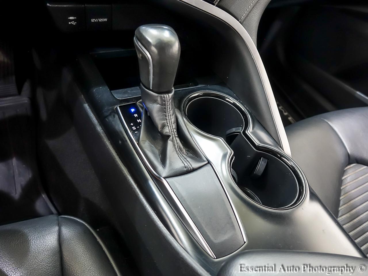 Toyota Camry SE 2019