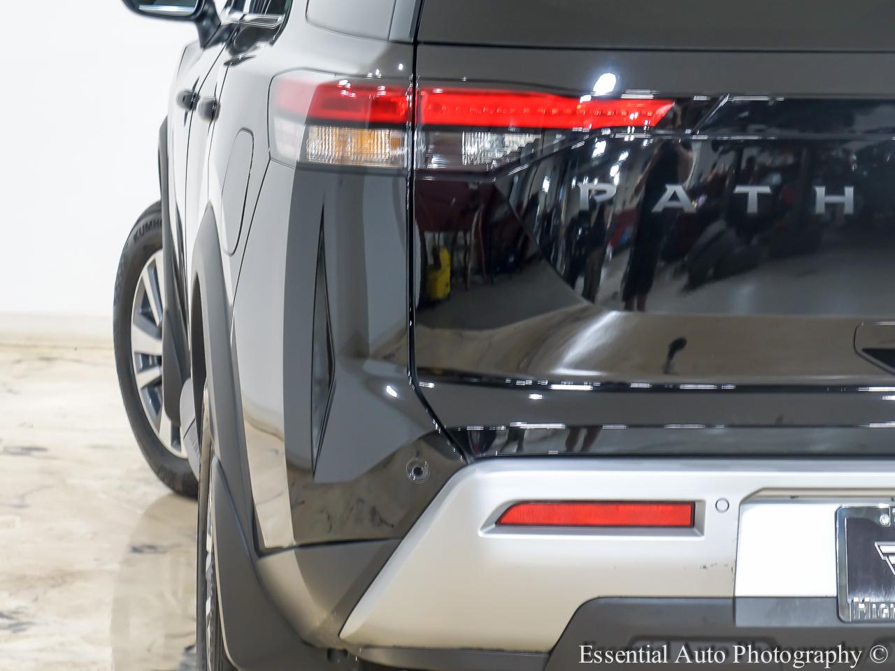 Nissan Pathfinder SL 4WD 2023