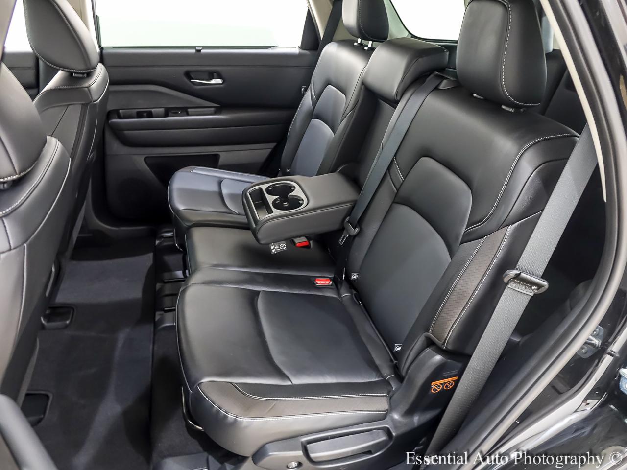 Nissan Pathfinder SL 4WD 2023