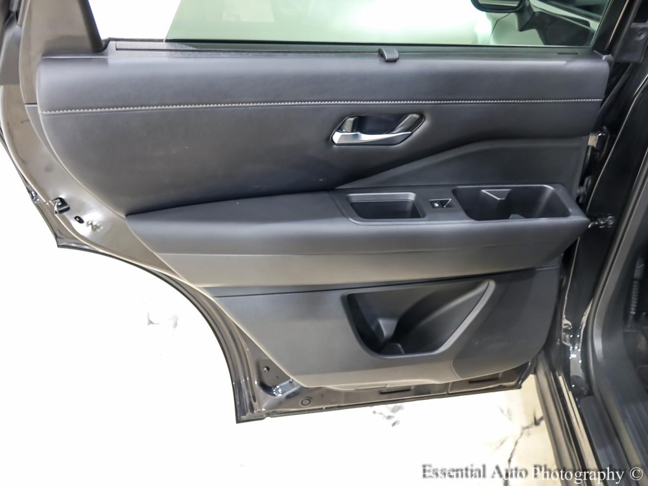 Nissan Pathfinder SL 4WD 2023