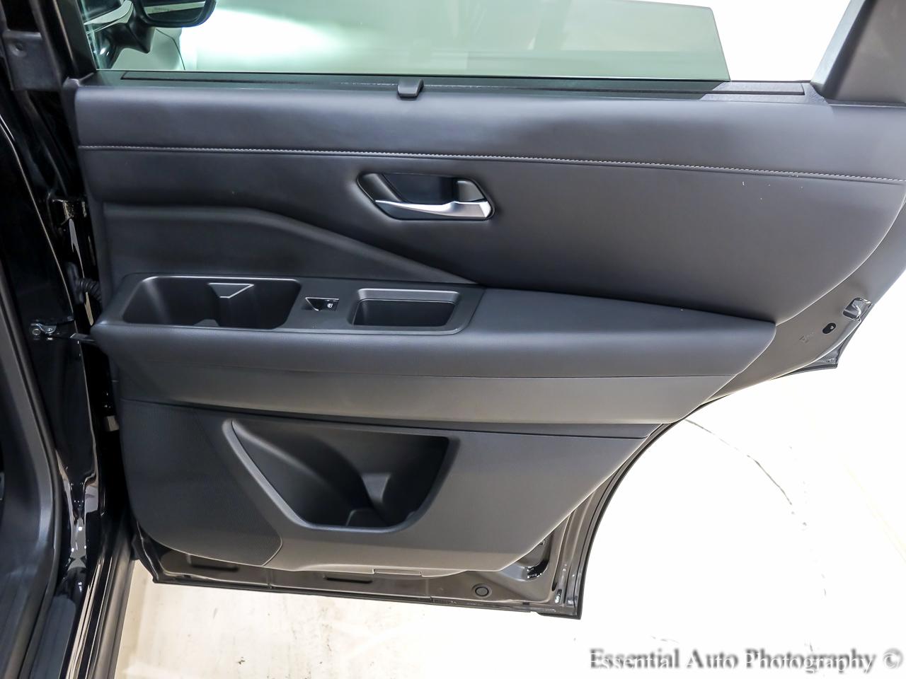 Nissan Pathfinder SL 4WD 2023