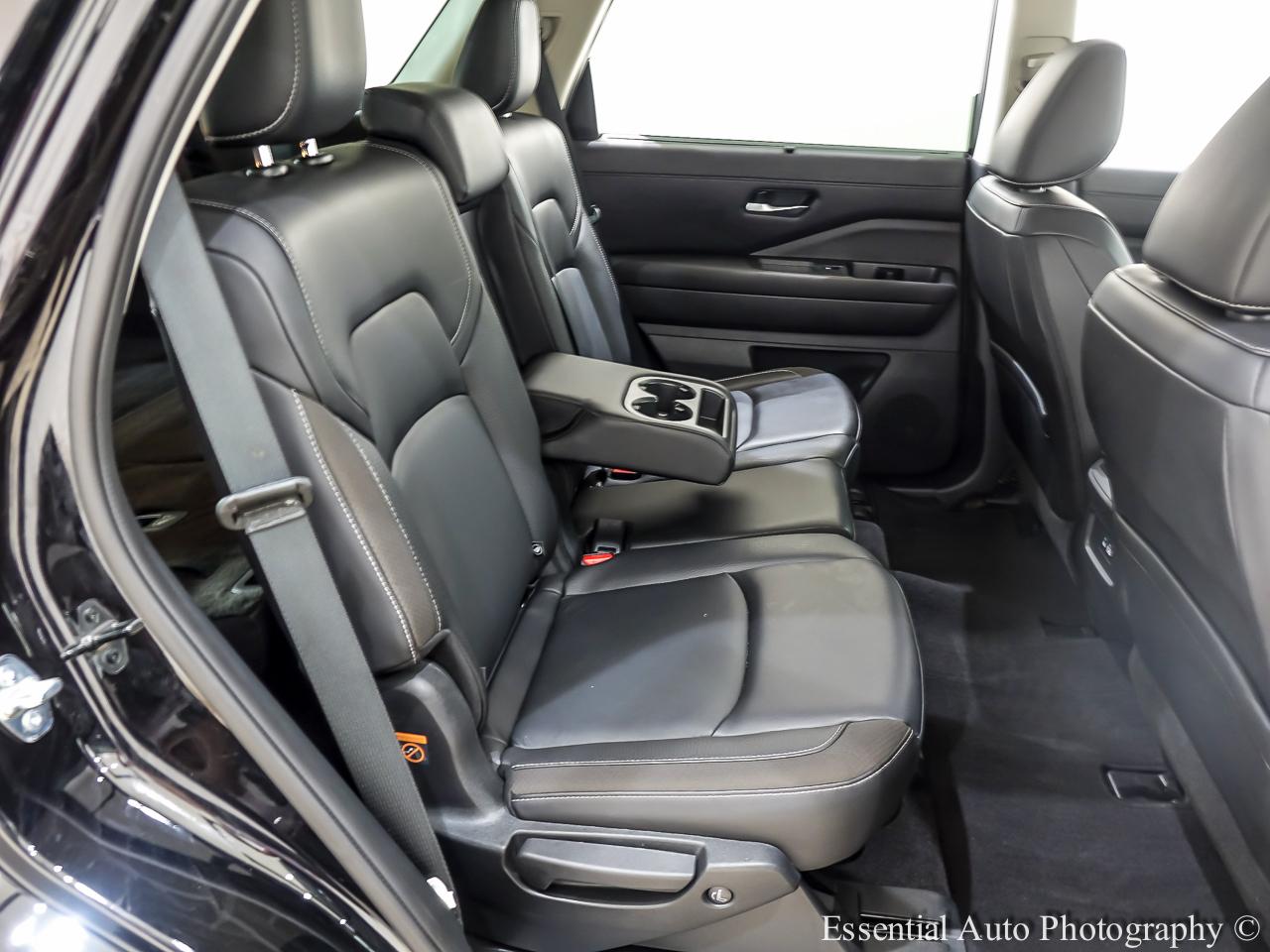 Nissan Pathfinder SL 4WD 2023
