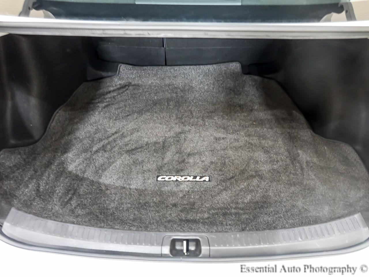 Toyota Corolla LE 2025