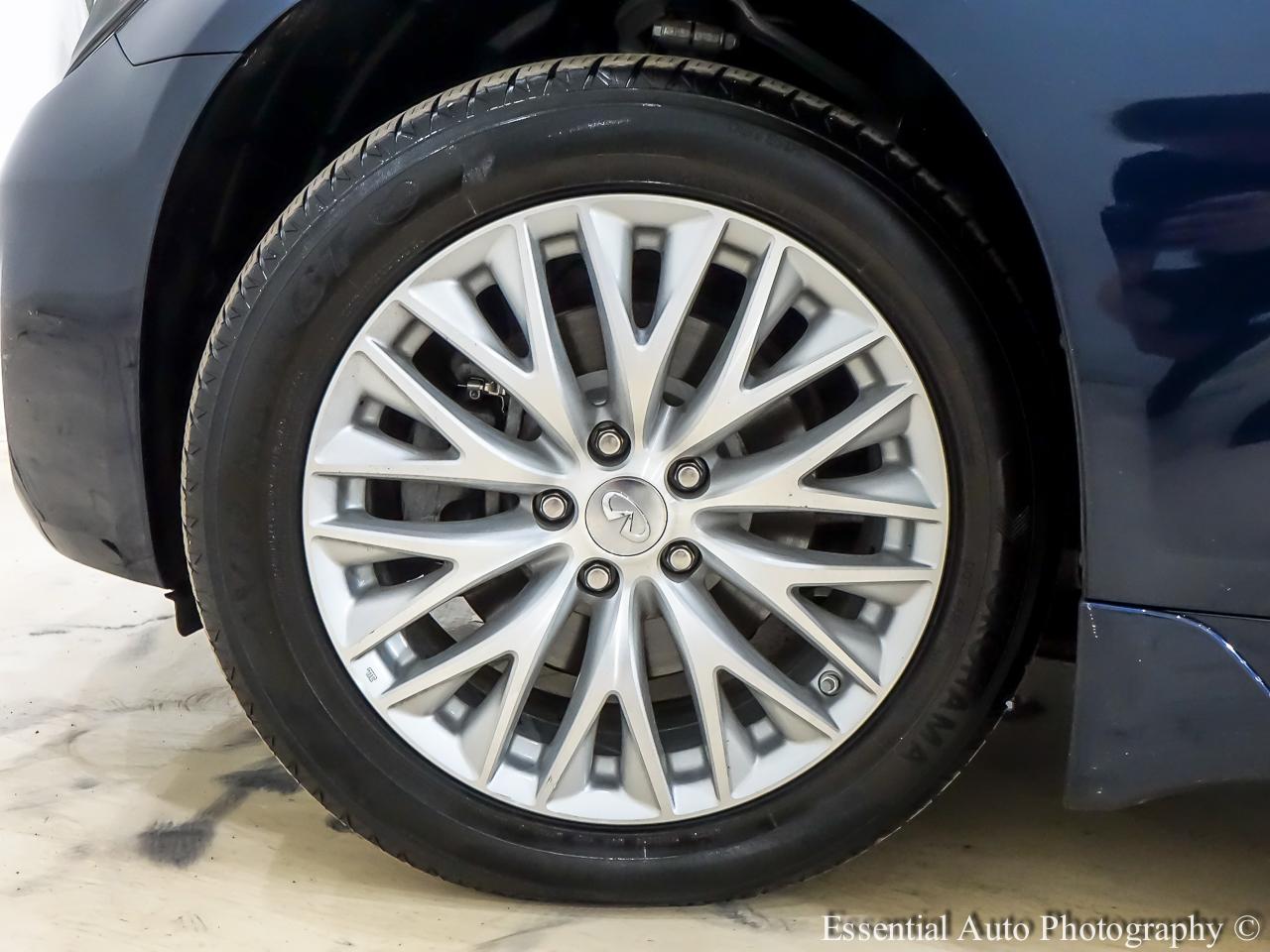 Infiniti Q70 L 3.7 AWD 2015