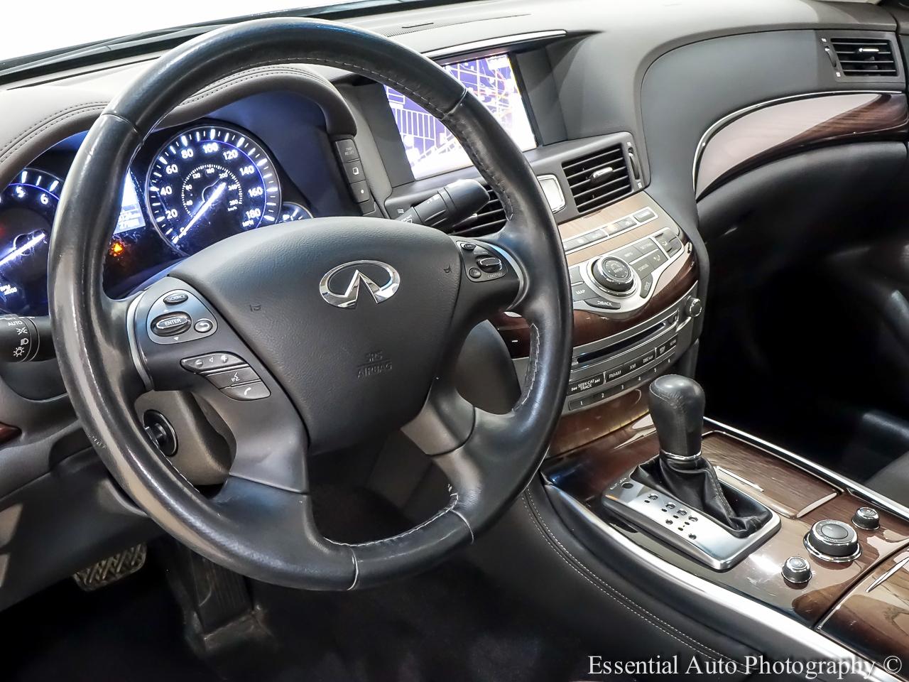Infiniti Q70 L 3.7 AWD 2015