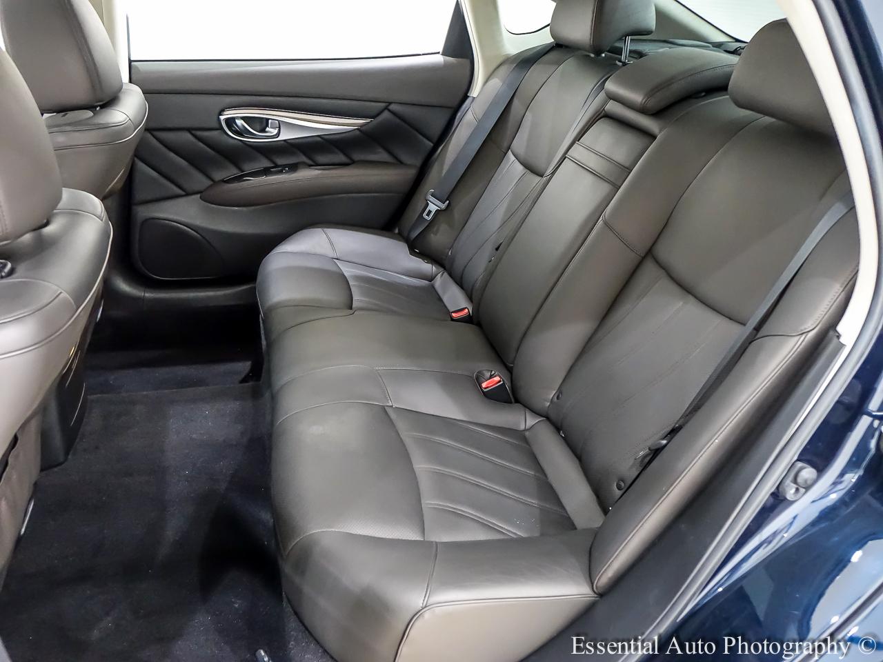 Infiniti Q70 L 3.7 AWD 2015