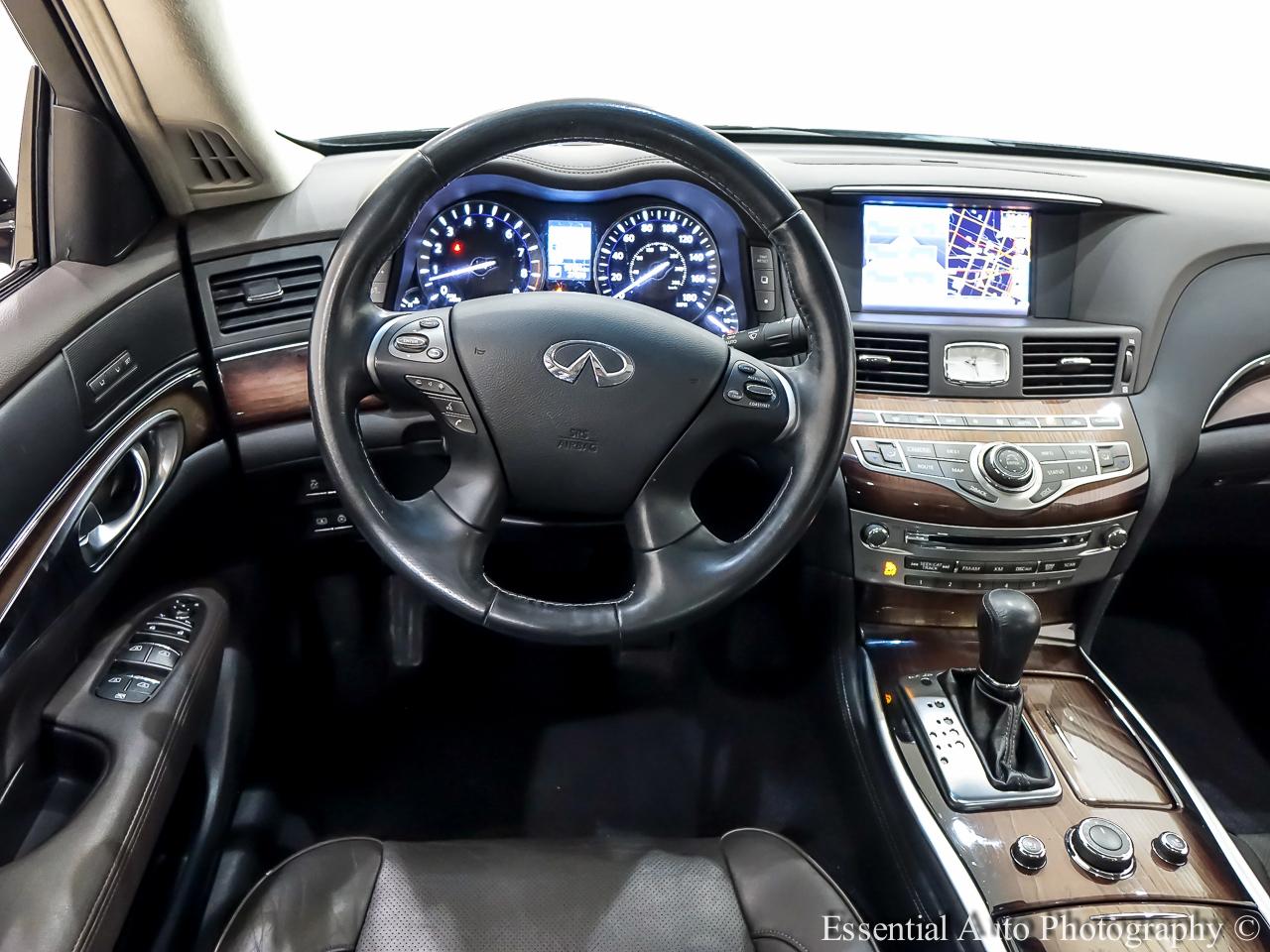Infiniti Q70 L 3.7 AWD 2015