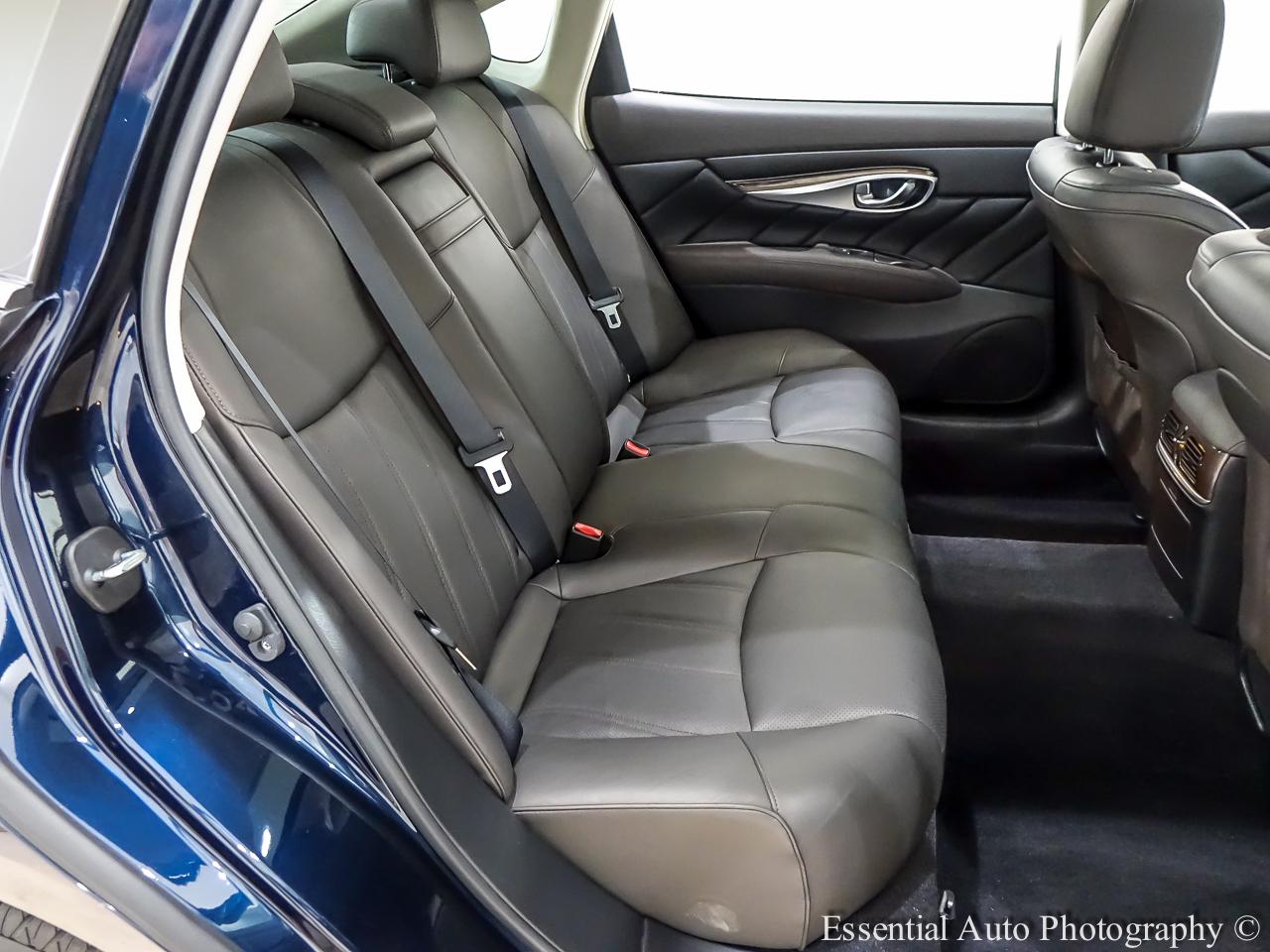 Infiniti Q70 L 3.7 AWD 2015