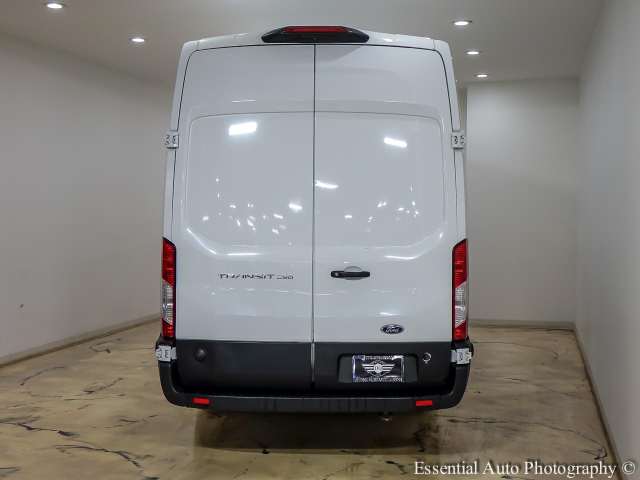 Ford Transit 250 Van High Roof w/Sliding Pass. 148-in. WB EL 2023