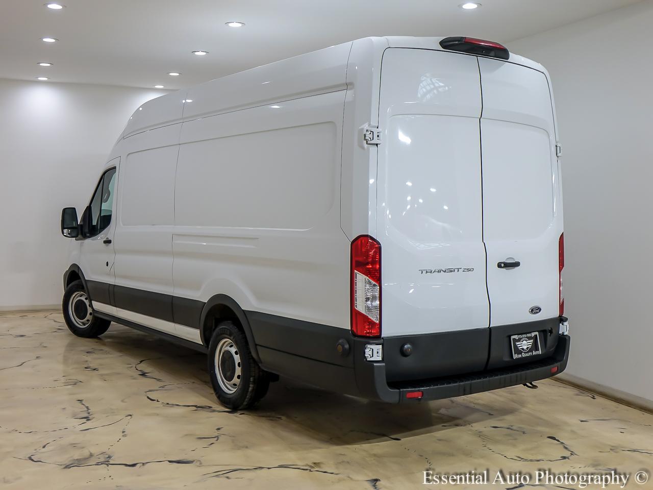 Ford Transit 250 Van High Roof w/Sliding Pass. 148-in. WB EL 2023