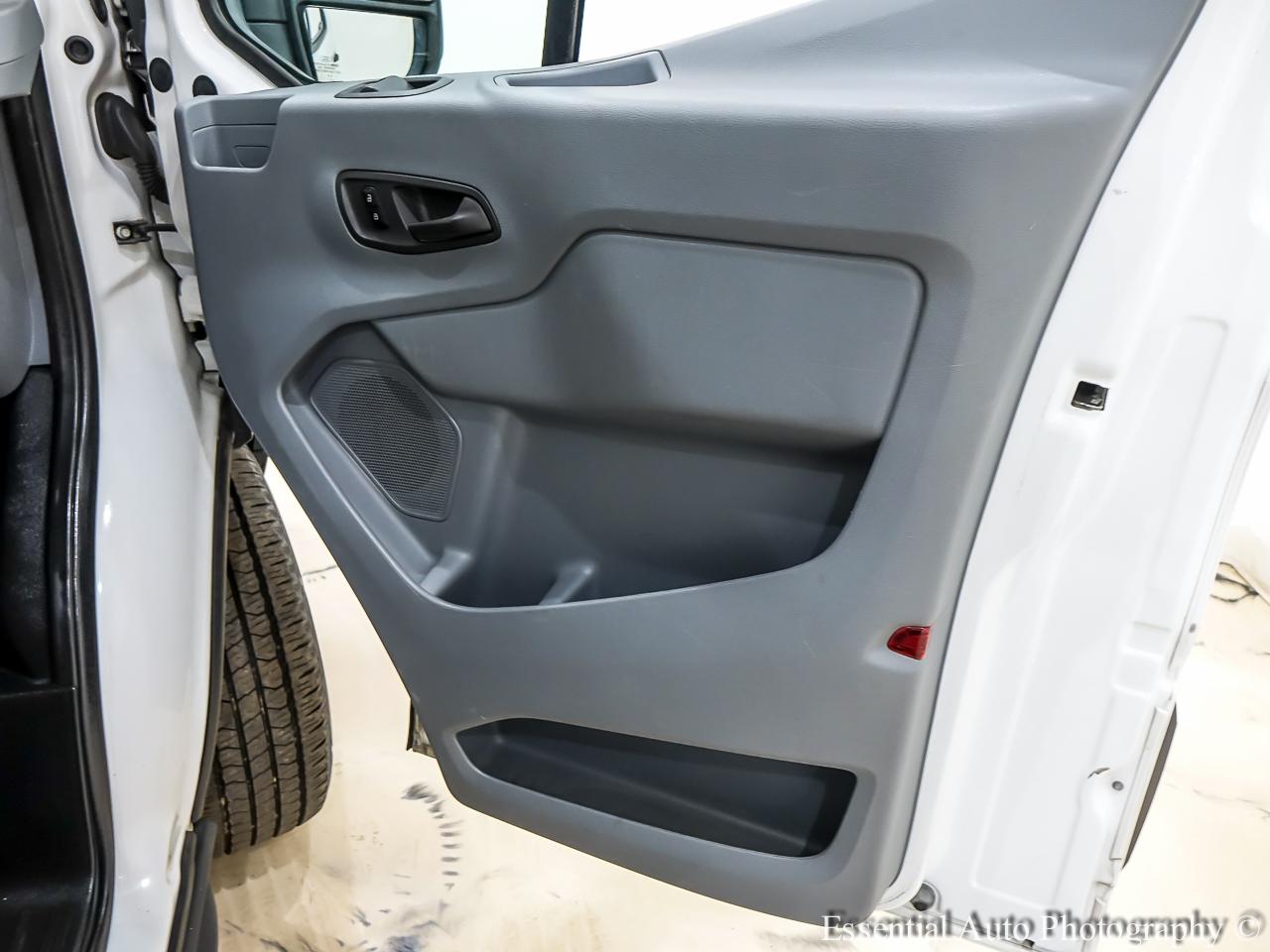 Ford Transit 350 Van Low Roof w/Sliding Pass. 148-in. WB 2017
