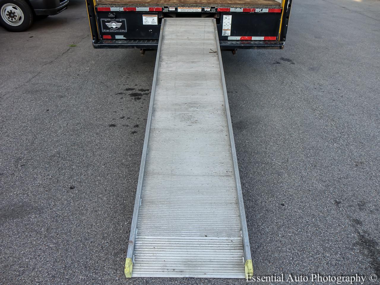 Ford Econoline E-350 Super Duty 2022