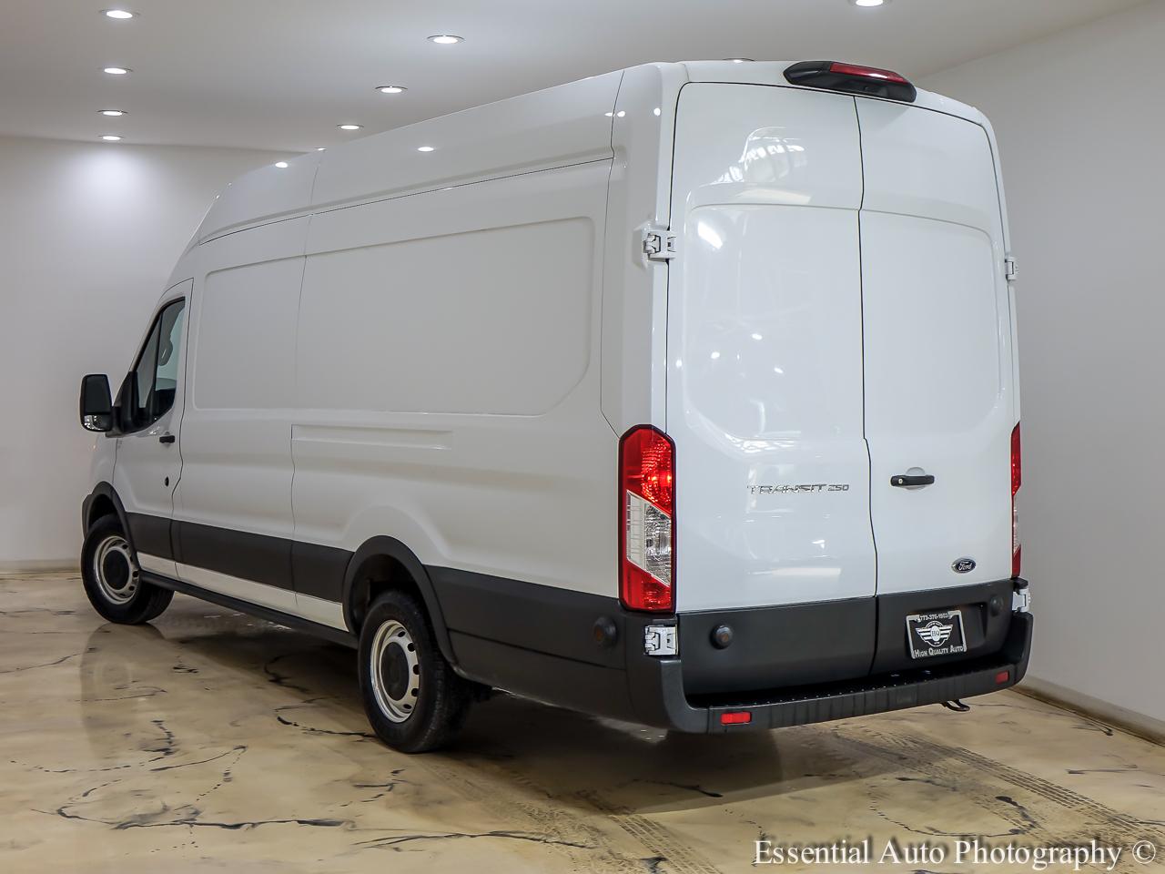 Ford Transit 250 Van High Roof w/Sliding Pass. 148-in. WB EL 2023