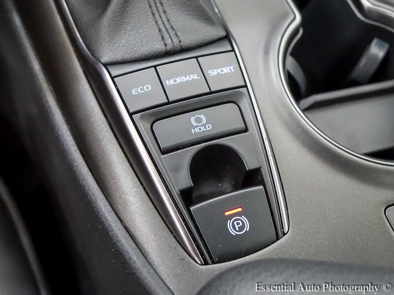 Toyota Camry SE AWD 2023