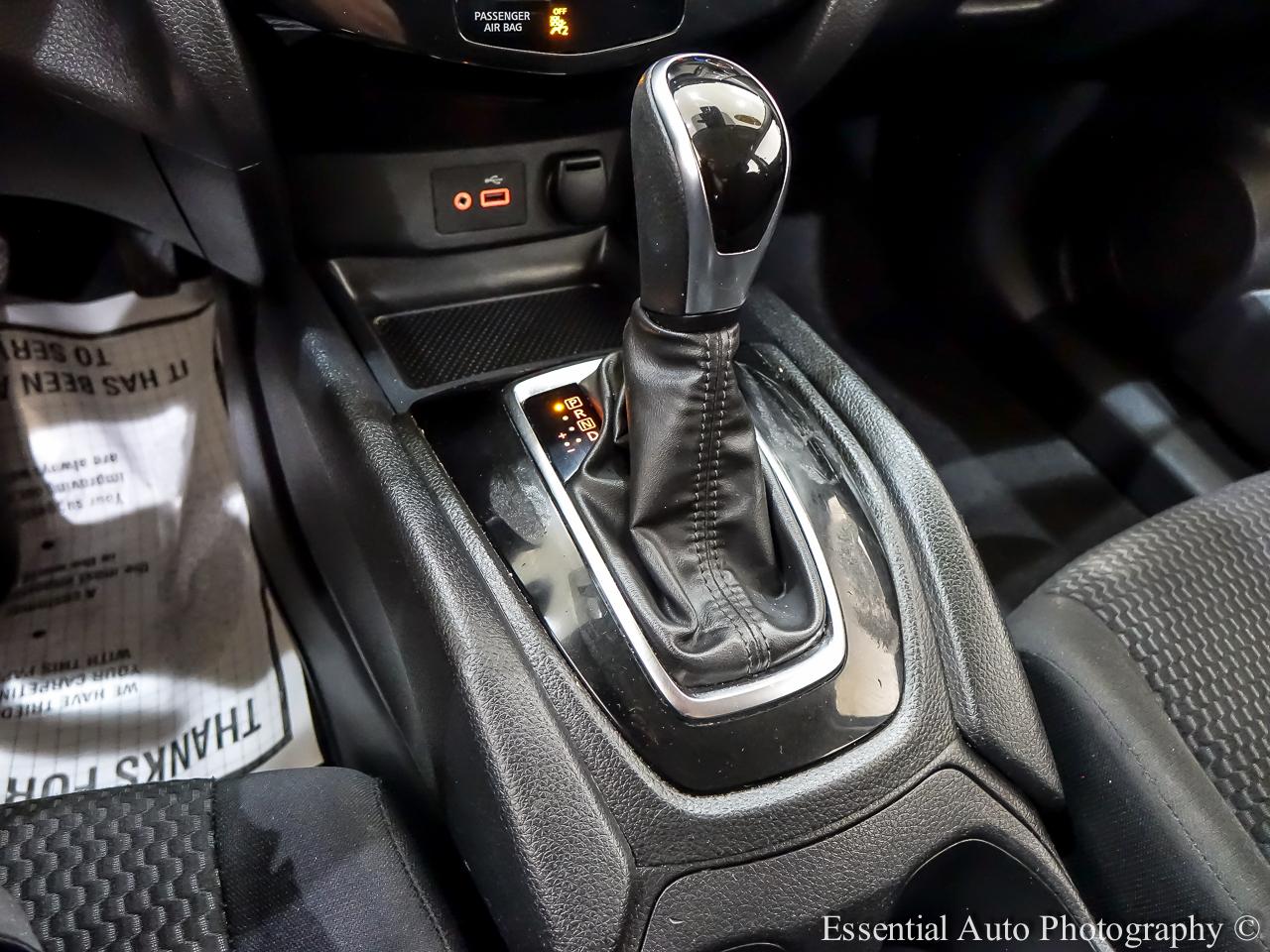 Nissan Rogue Sport S 2022