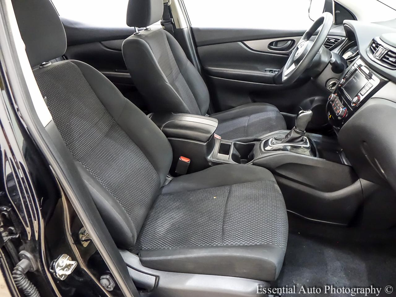 Nissan Rogue Sport S 2022