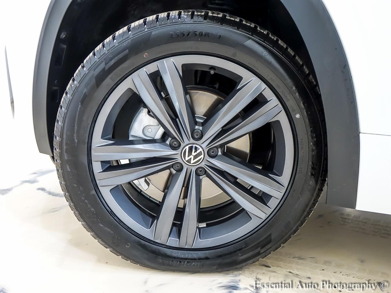 Volkswagen Atlas Cross Sport V6 SE w/Technology R-Line 2021